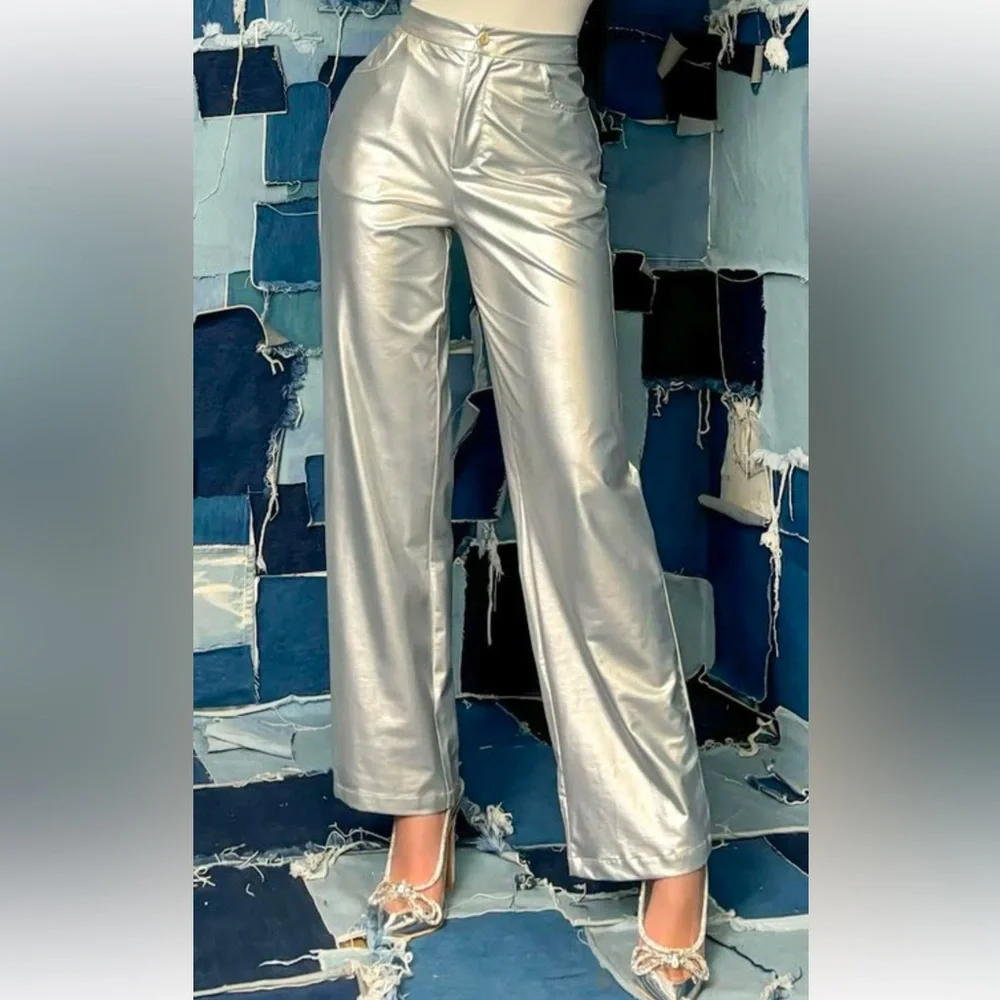 Fabulous Chic Wide Leg Faux Leather Pants - Picture 3 of 4